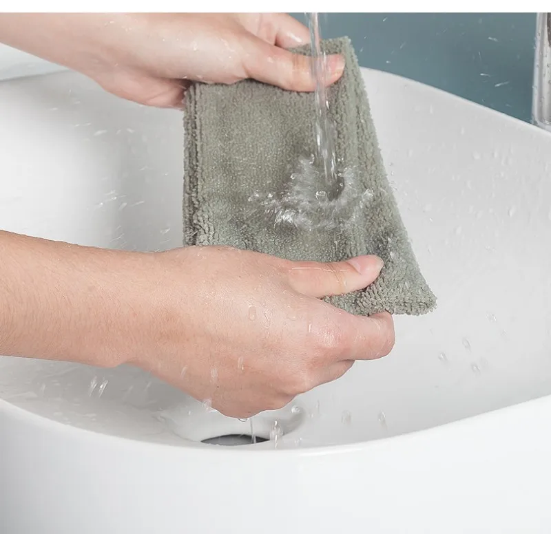 Flat Mop with 2 Reusable Microfiber Pads